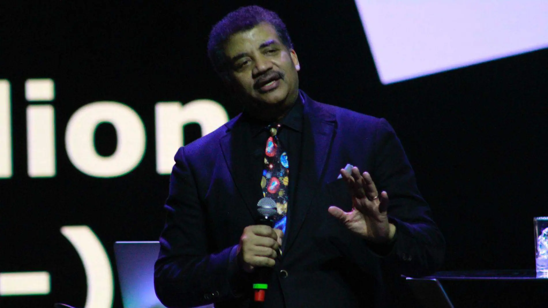 Neil deGrasse Tyson el 'papel del ser humano dentro del universo' en el Festival de las Ideas